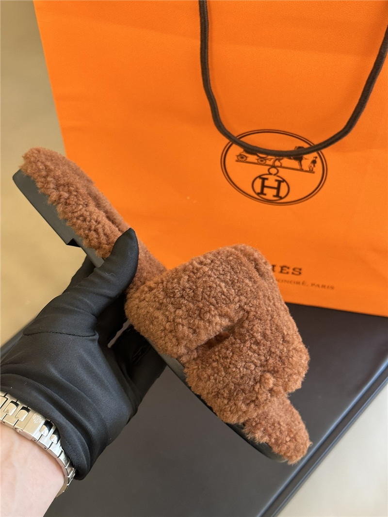 Hermès fur roll cake hair H slippers