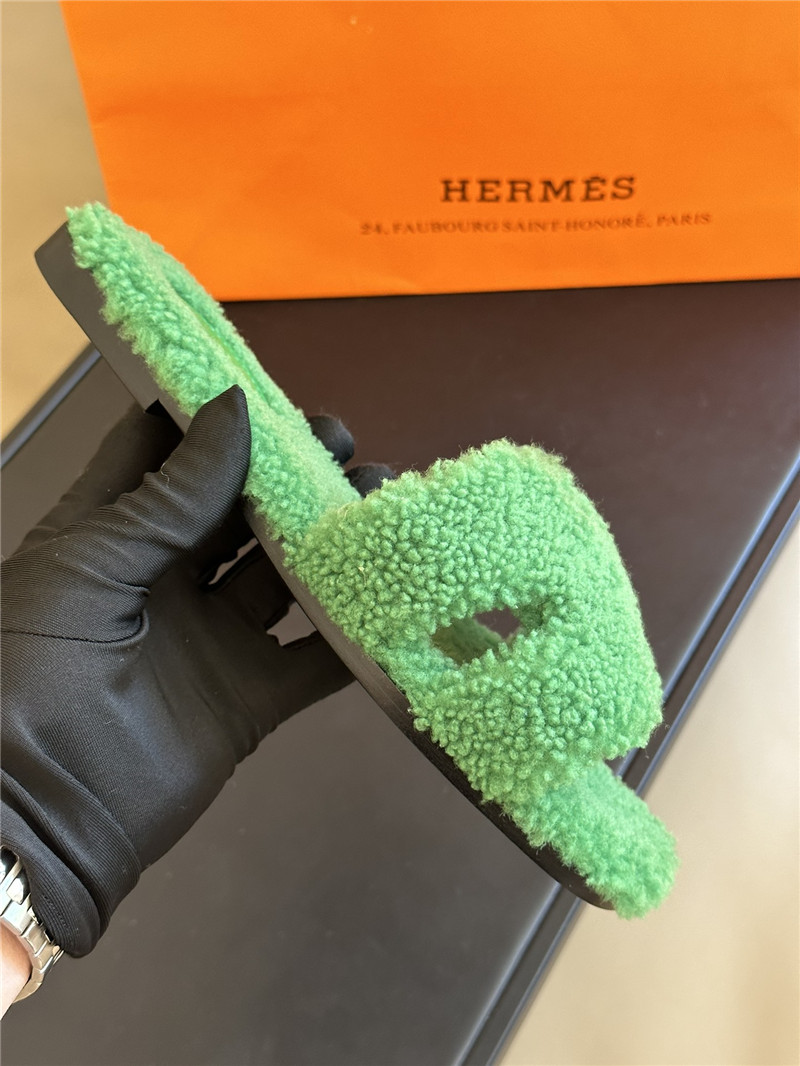 Hermès fur roll cake hair H slippers