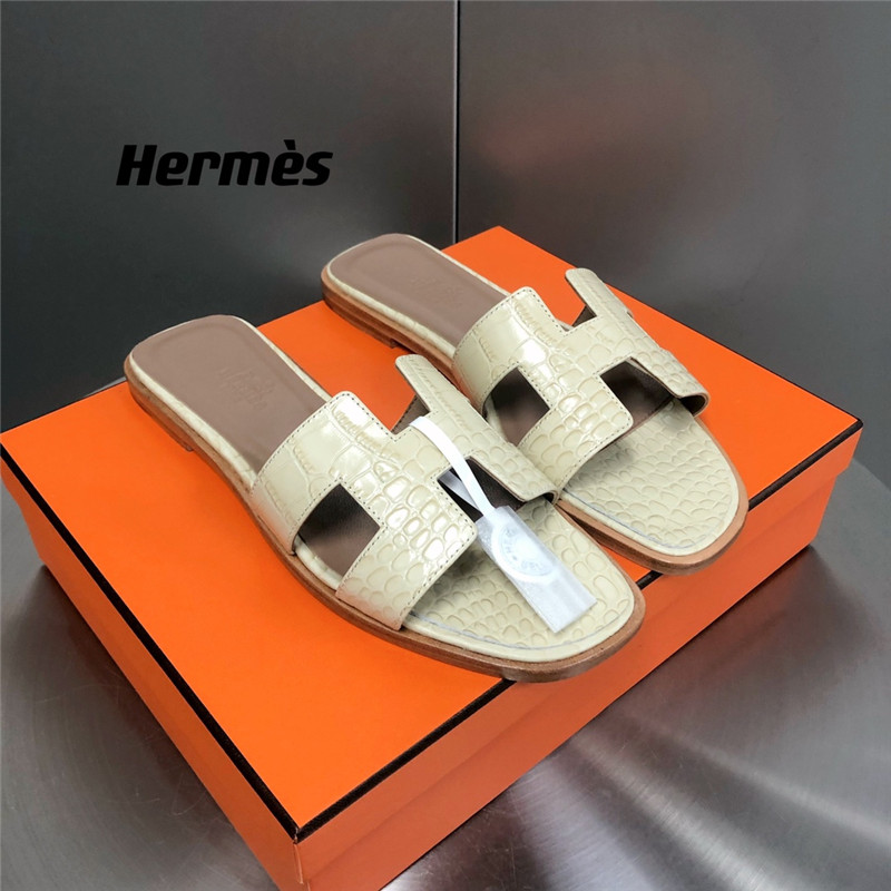 hermes oran crocodile slippers