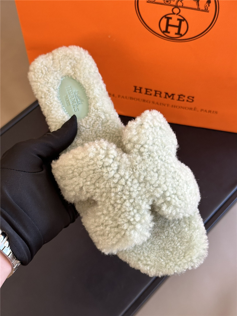 Hermès fur roll cake hair H slippers