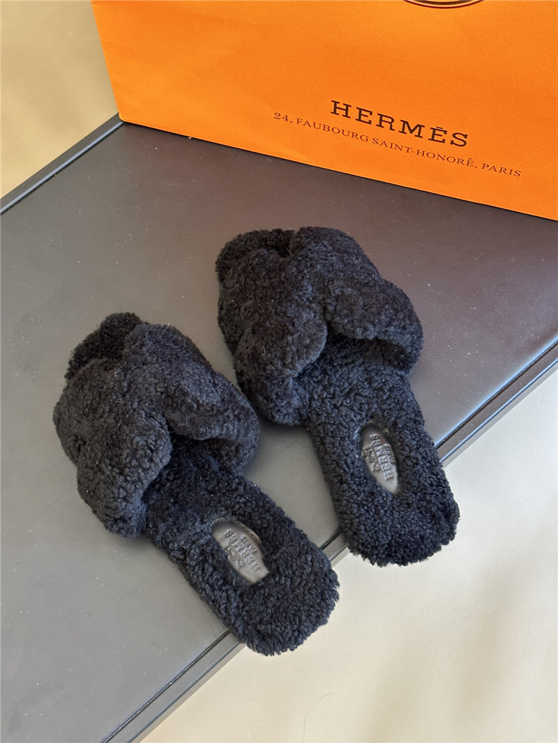 Hermès fur roll cake hair H slippers