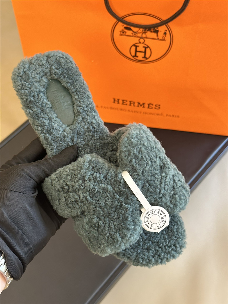 Hermès fur roll cake hair H slippers