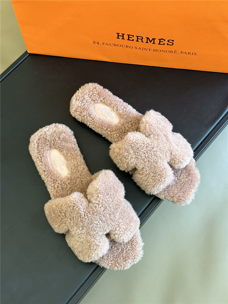 Hermès fur roll cake hair H slippers
