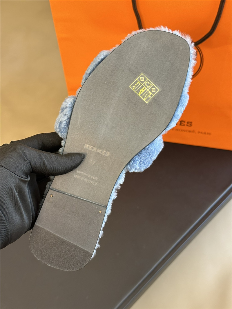 Hermès fur roll cake hair H slippers