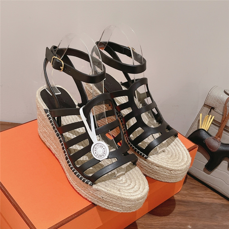 Hermès early spring new straw sandals