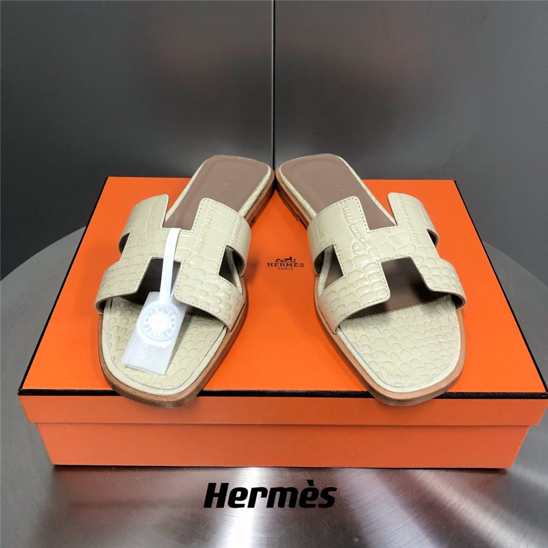 hermes oran crocodile slippers