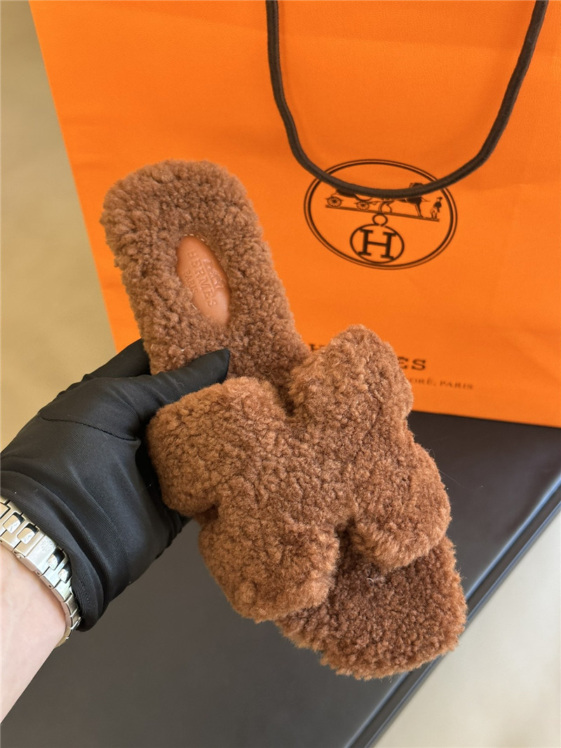 Hermès fur roll cake hair H slippers
