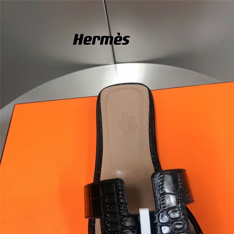 hermes oran crocodile slippers