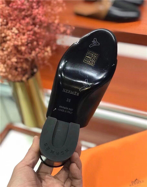 Hermes Dupes blossom mule slippers