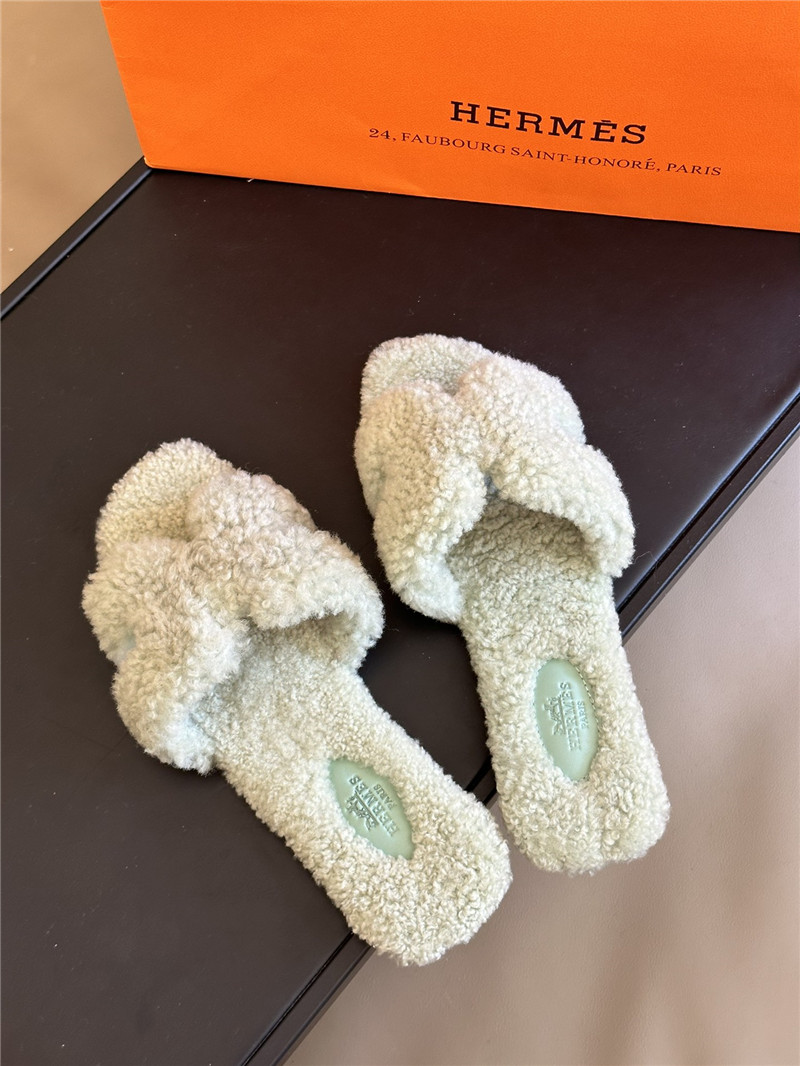 Hermès fur roll cake hair H slippers