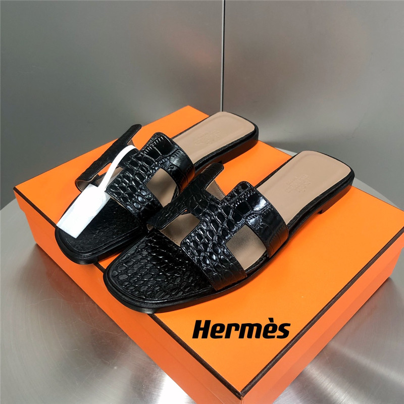 hermes oran crocodile slippers