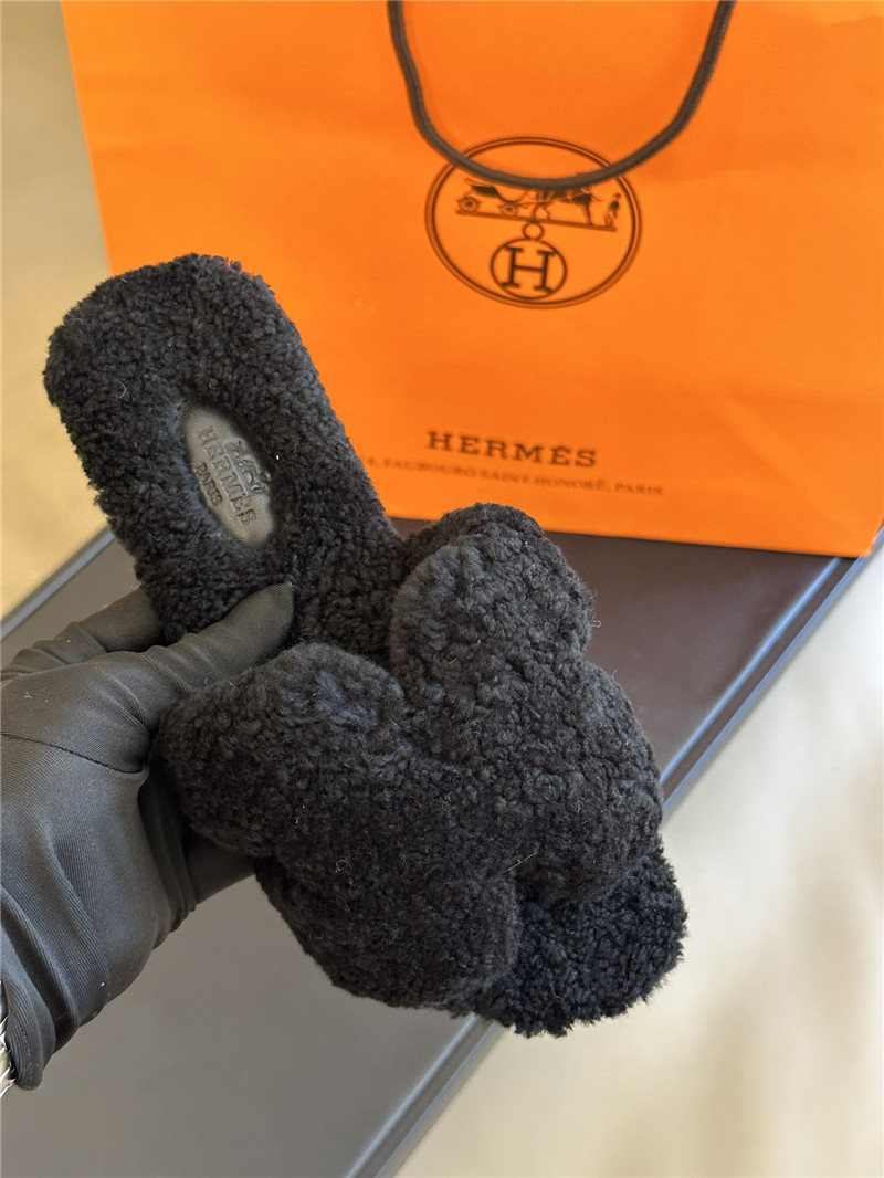 Hermès fur roll cake hair H slippers