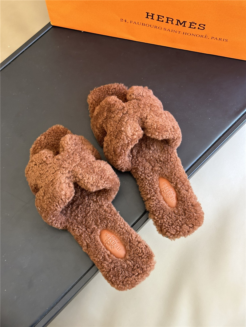 Hermès fur roll cake hair H slippers