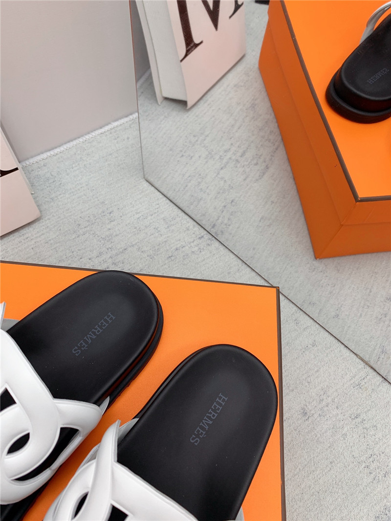 Hermès couple shoes