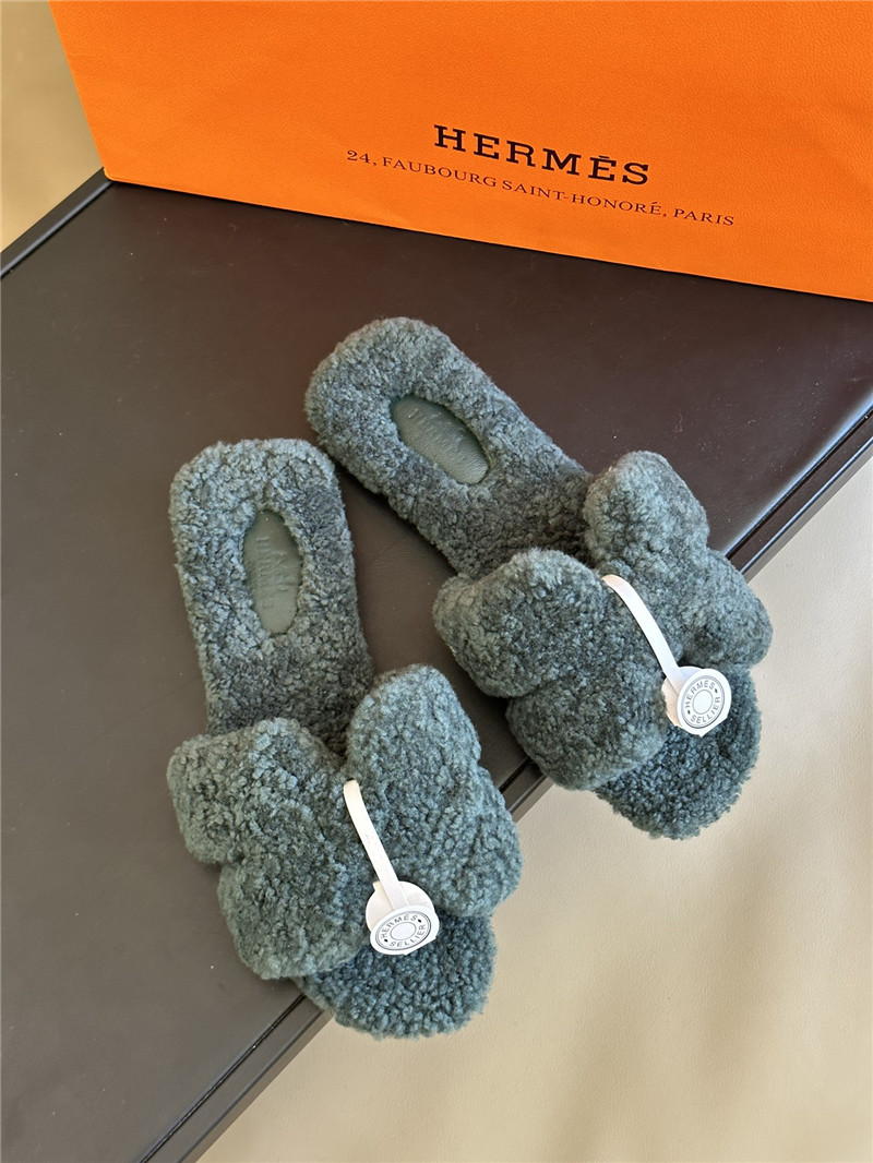 Hermès fur roll cake hair H slippers