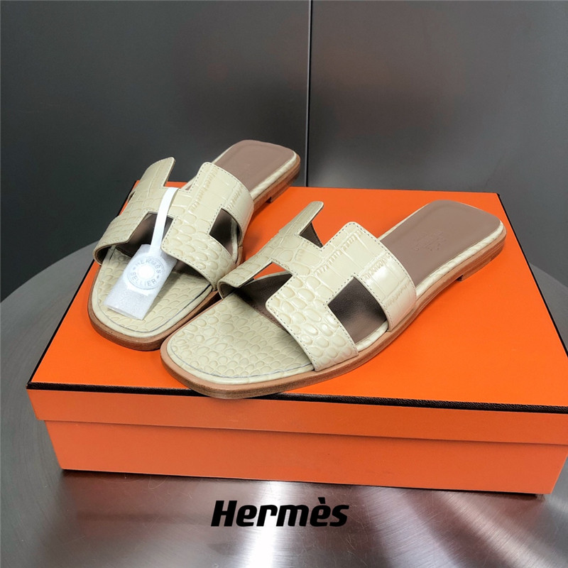 hermes oran crocodile slippers