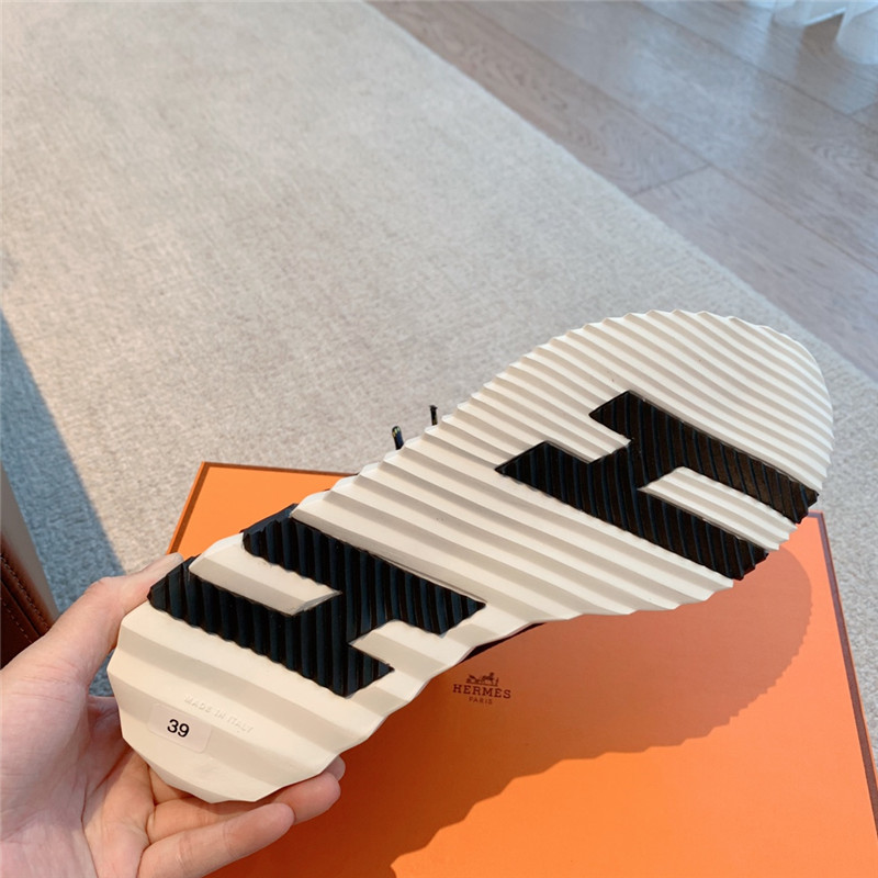 Hermès early spring couple casual shoes