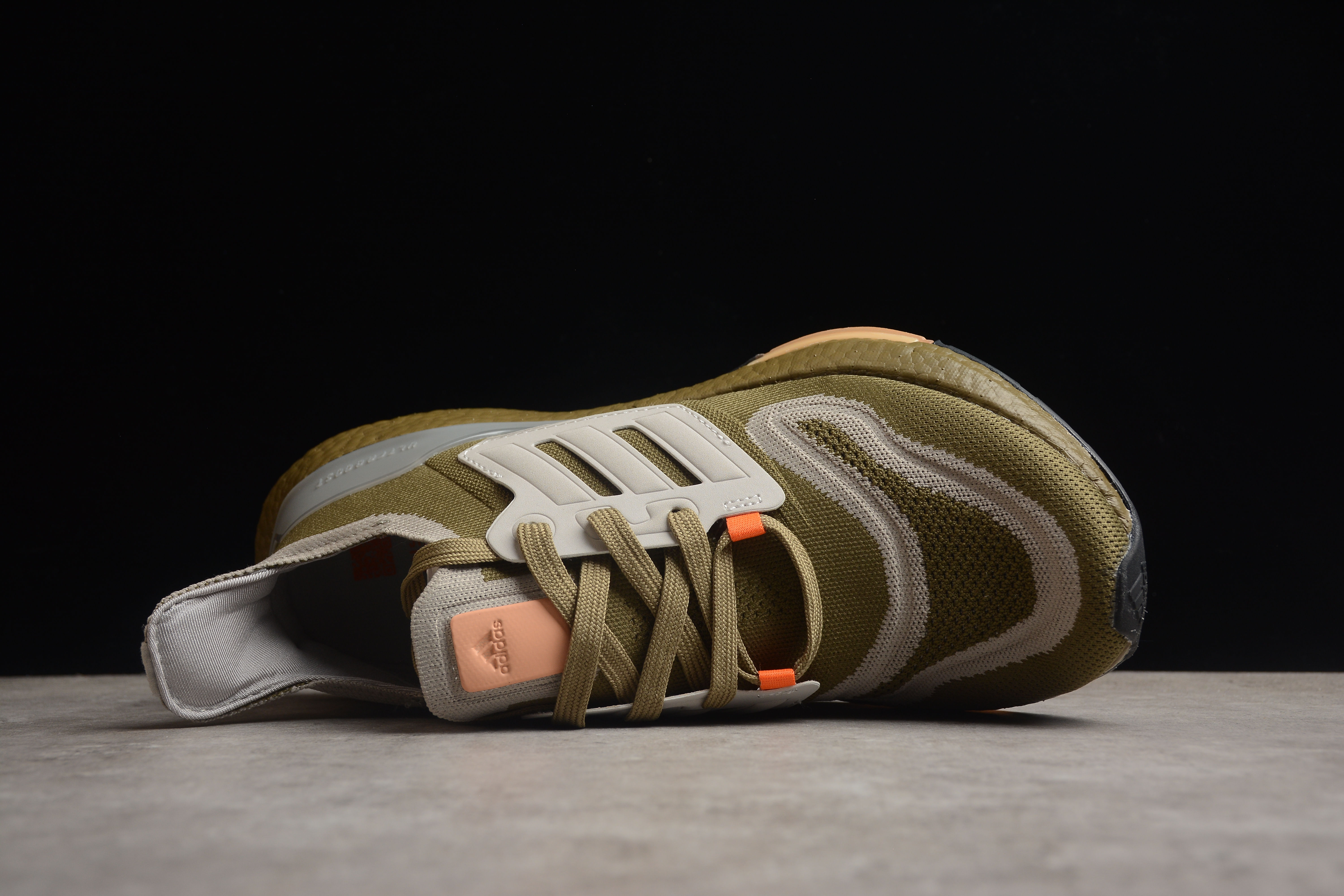 adidas Ultra Boost 22 Orbit Green Beam Orange GX9140