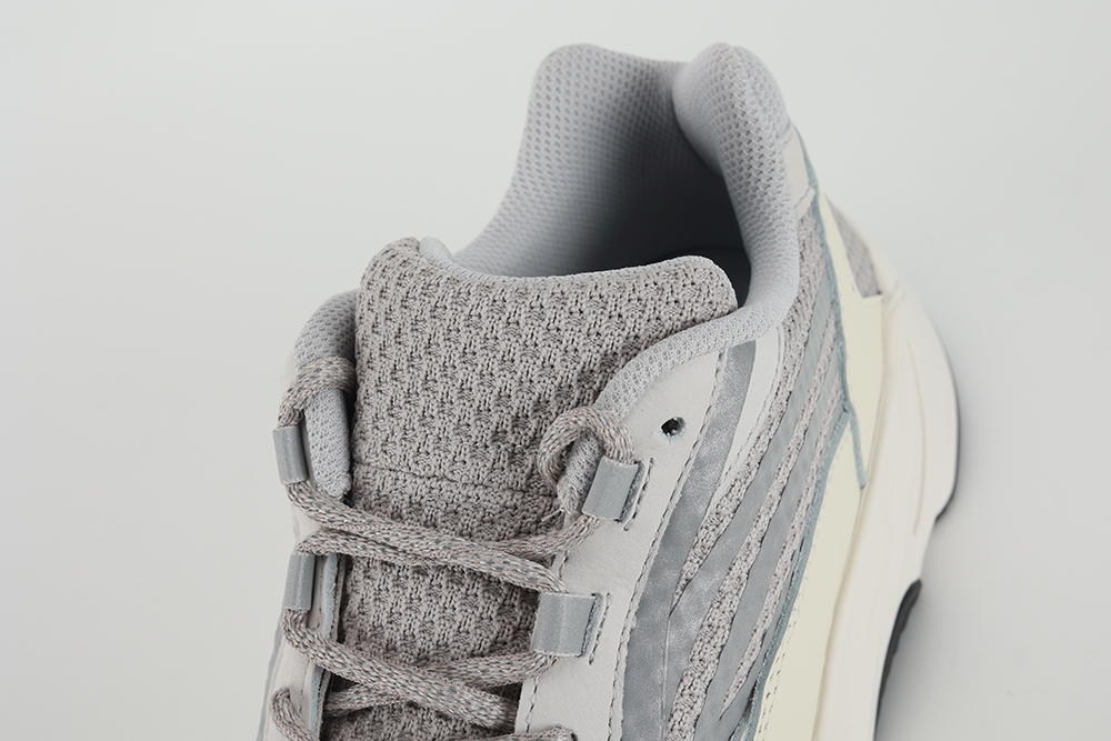 Yeezy Replica 700 V2 Static