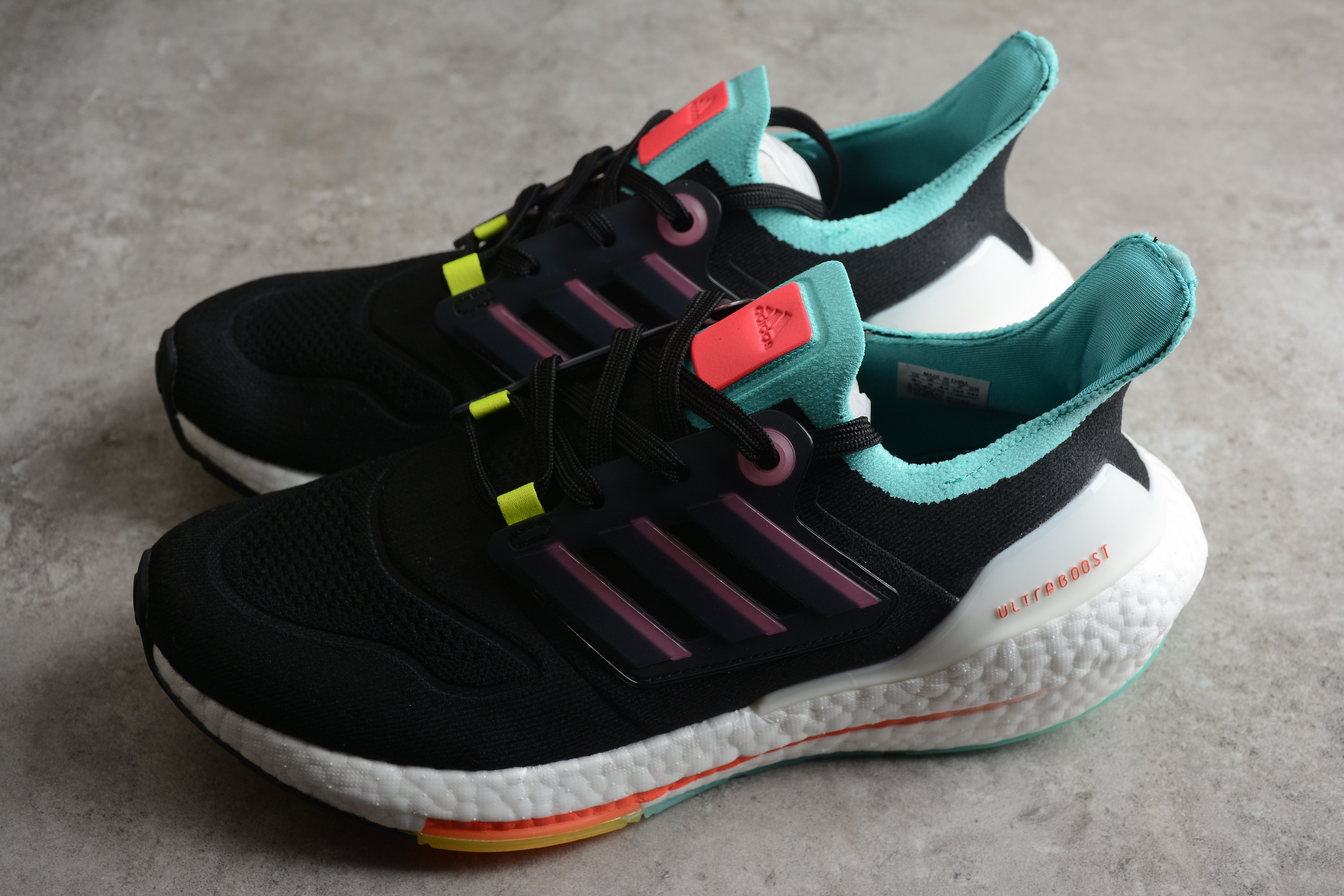 adidas Ultra Boost 22 GY4516