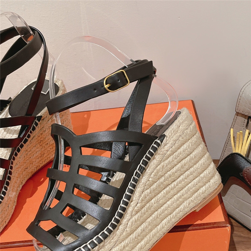 Hermès early spring new straw sandals
