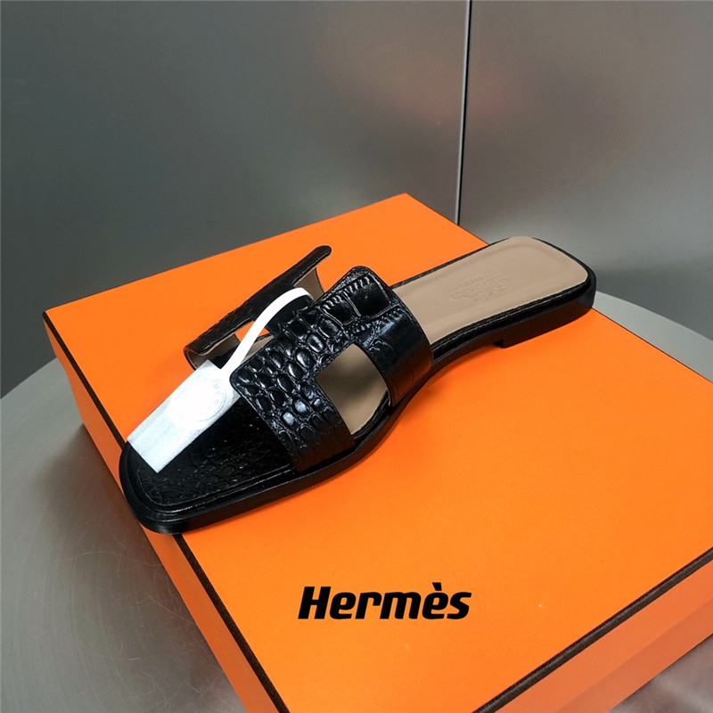 hermes oran crocodile slippers