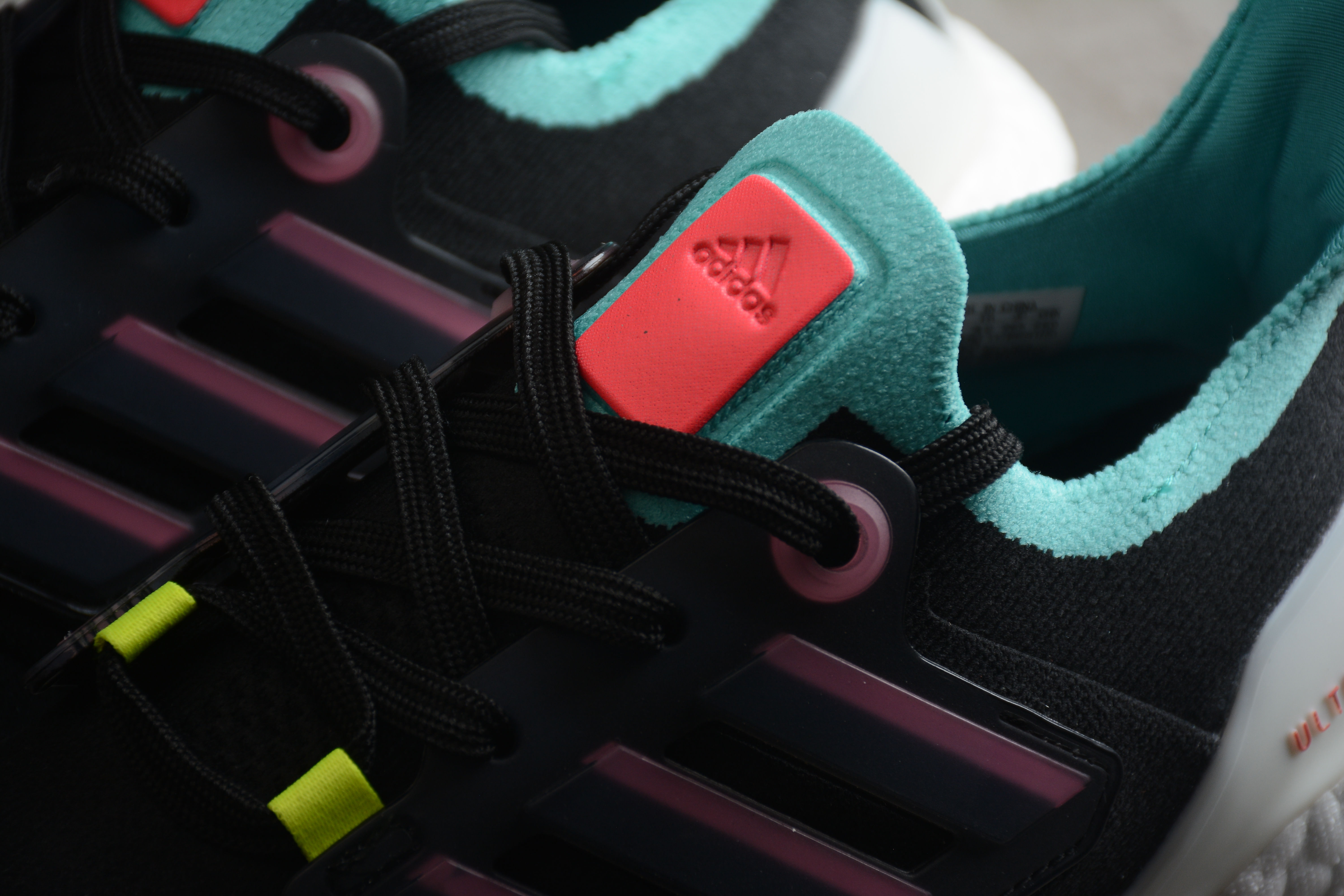 adidas Ultra Boost 22 GY4516