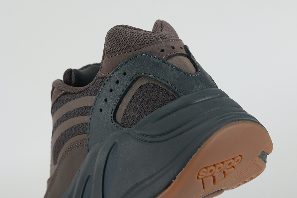 Yeezy Replica Boost 700 V2 Geode