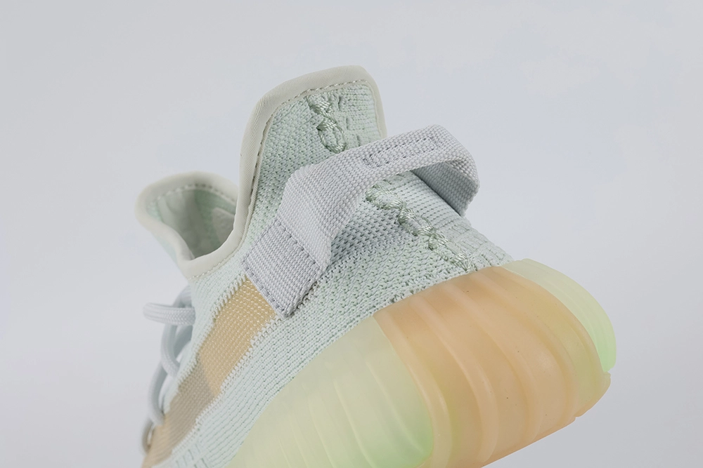 Yeezy Boost 350 V2  Hyperspace