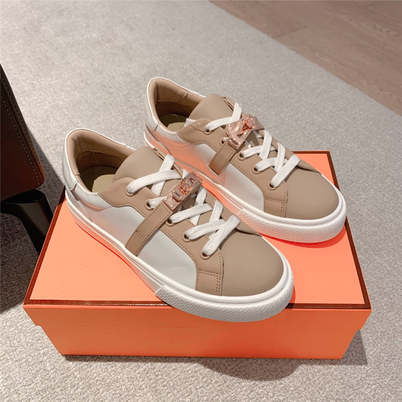 Hermès British retro design white shoes