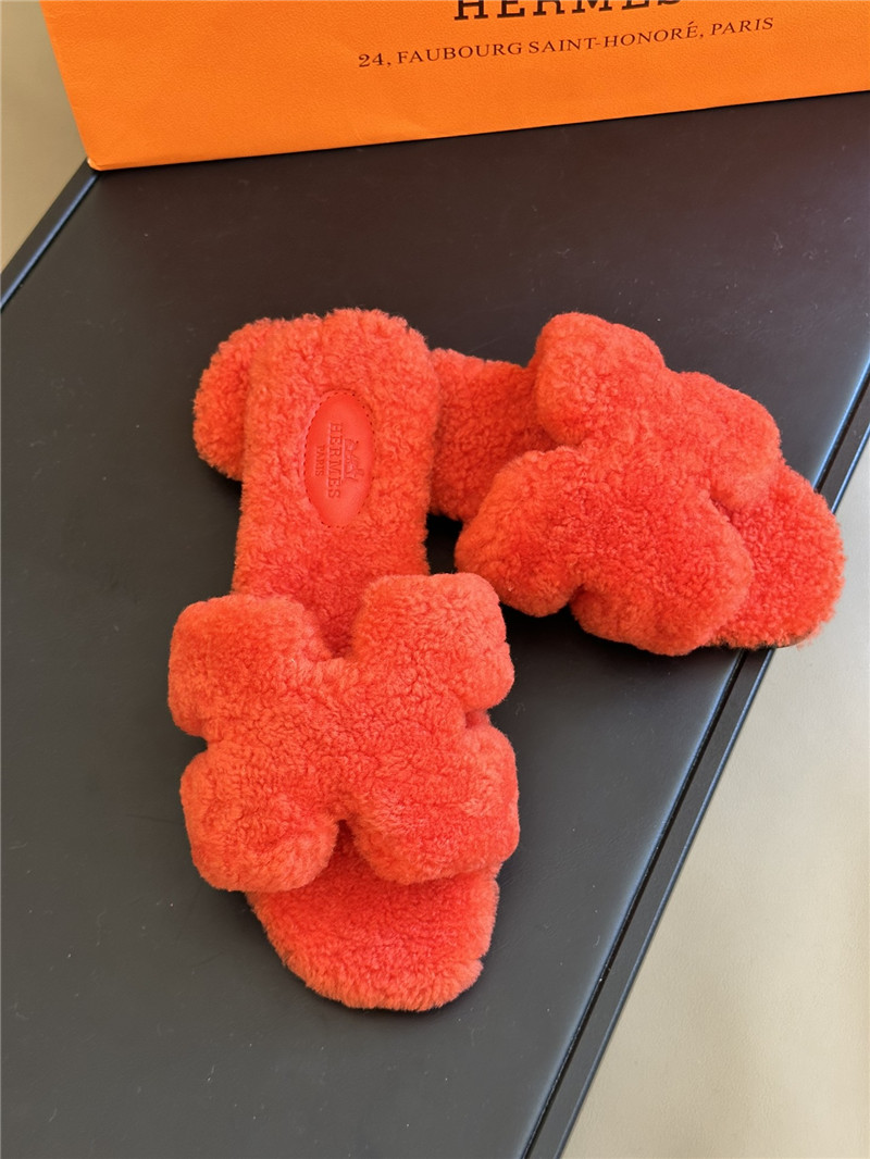 Hermès fur roll cake hair H slippers