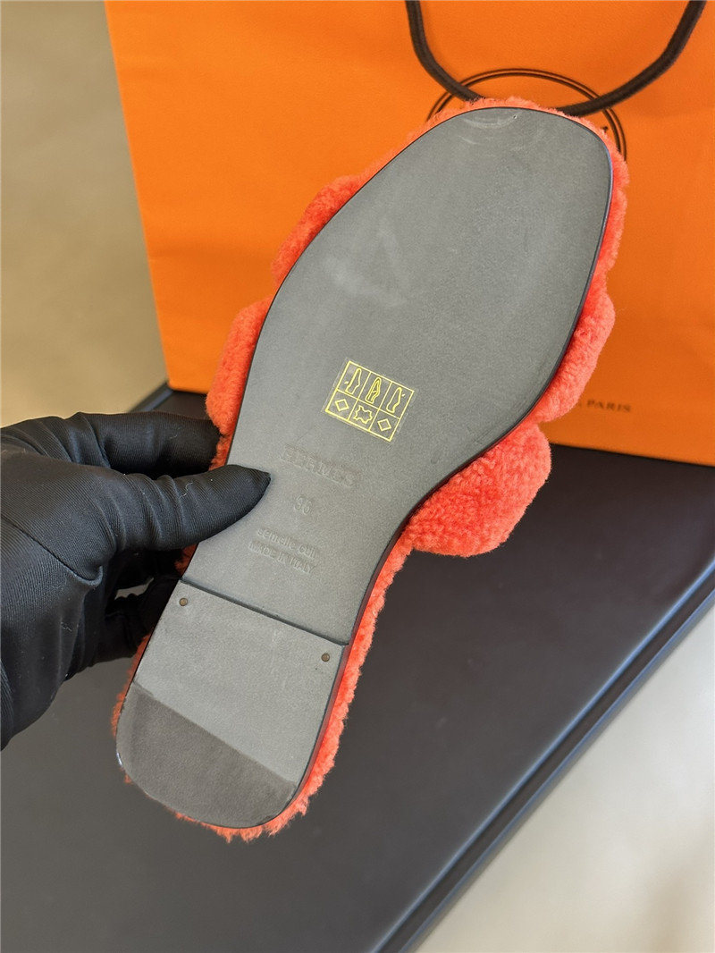 Hermès fur roll cake hair H slippers