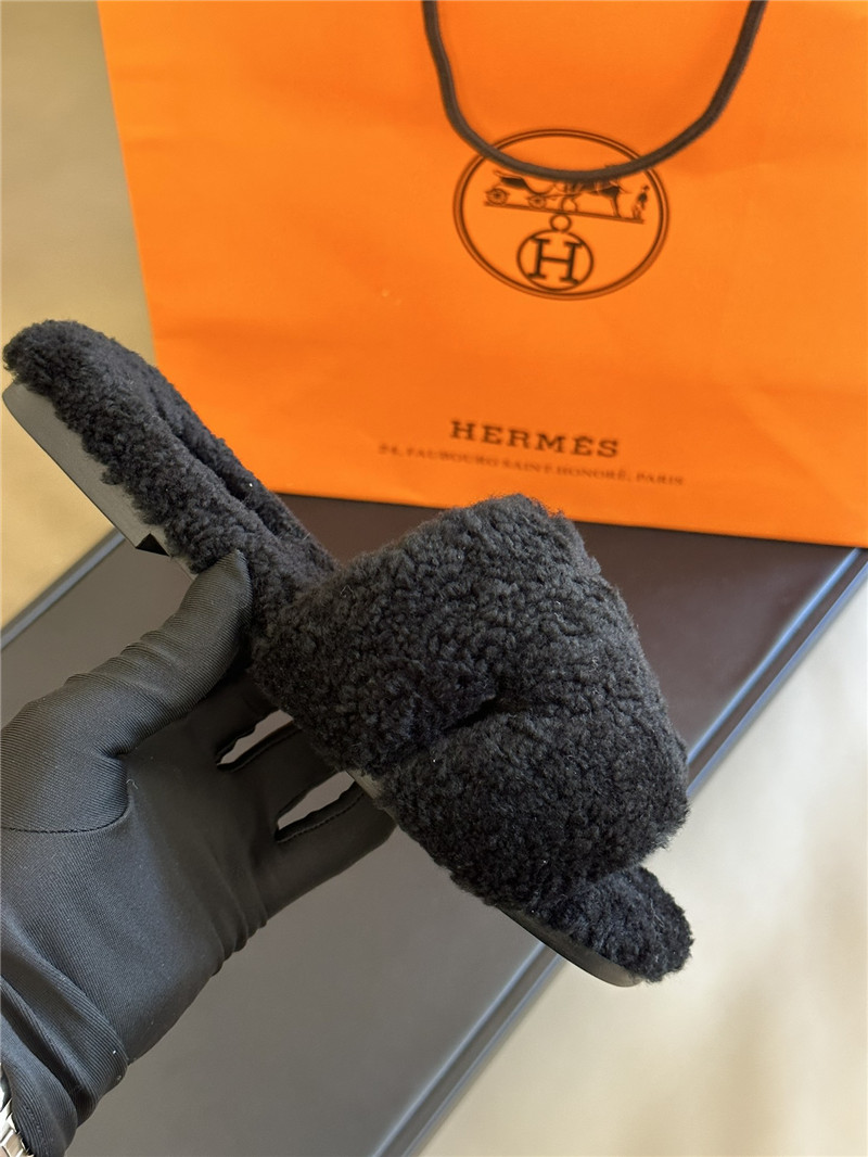 Hermès fur roll cake hair H slippers