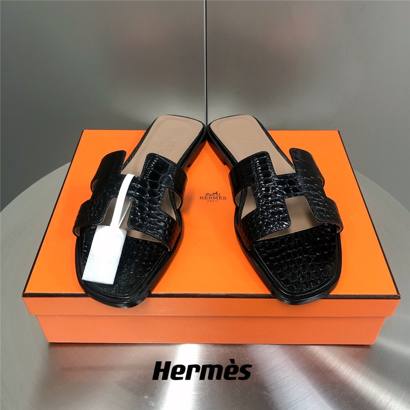 hermes oran crocodile slippers