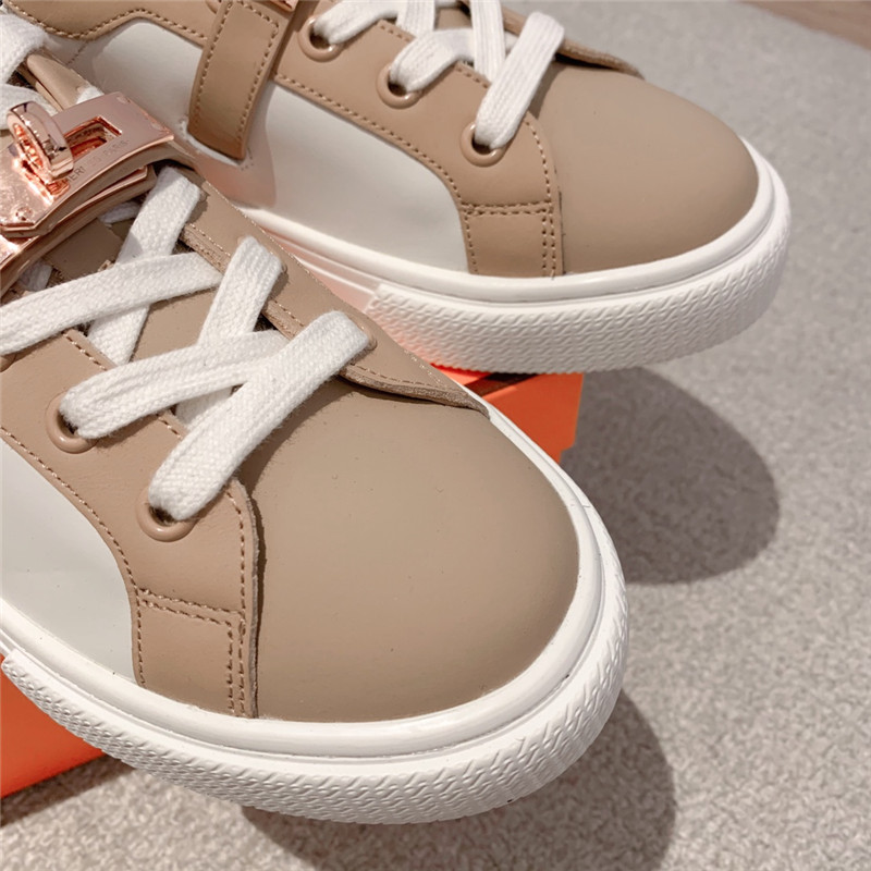 Hermès British retro design white shoes