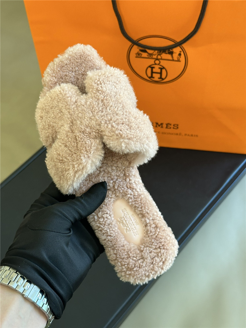 Hermès fur roll cake hair H slippers