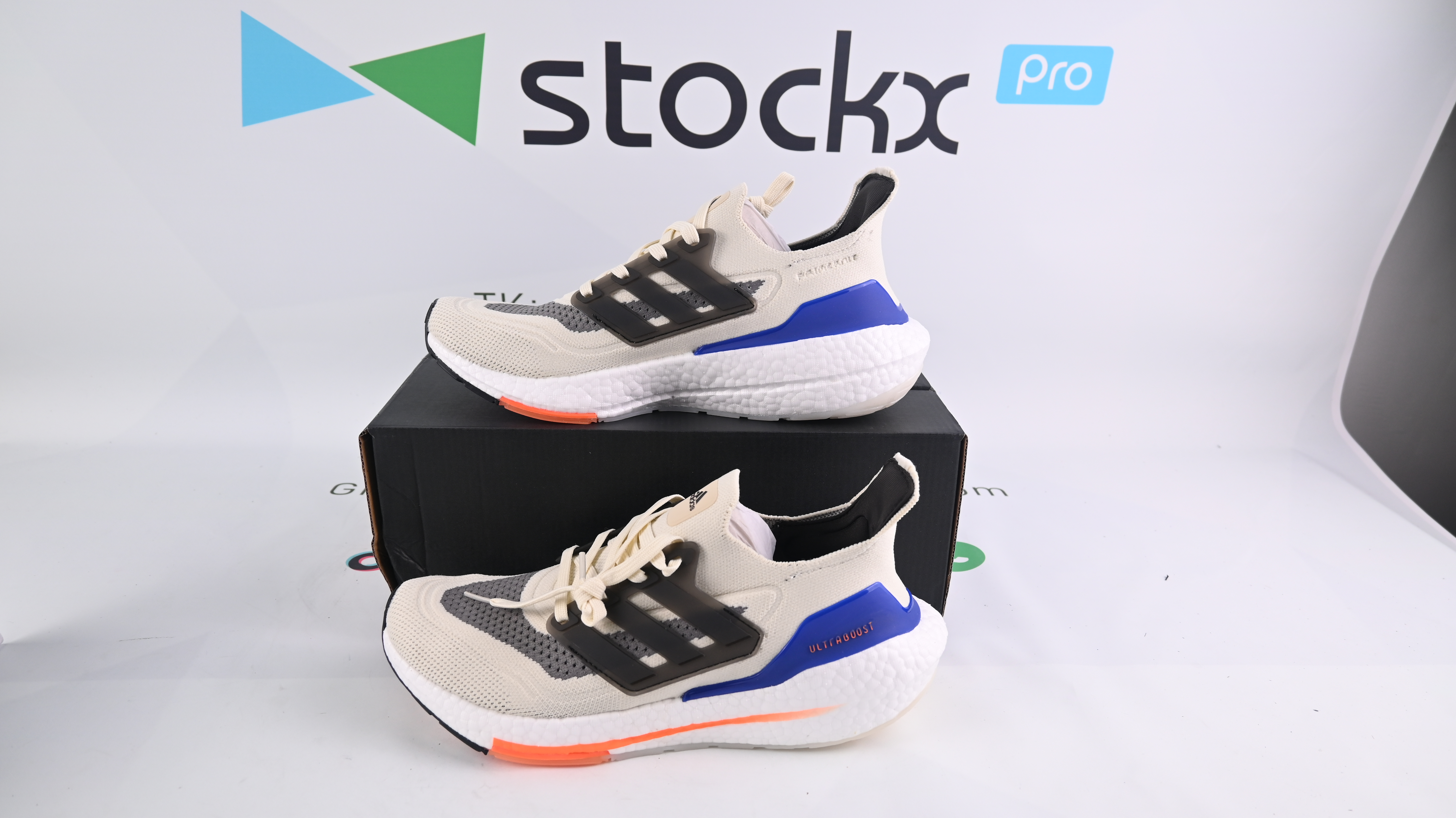 adidas Ultra Boost 21 Wonder White Carbon S23869