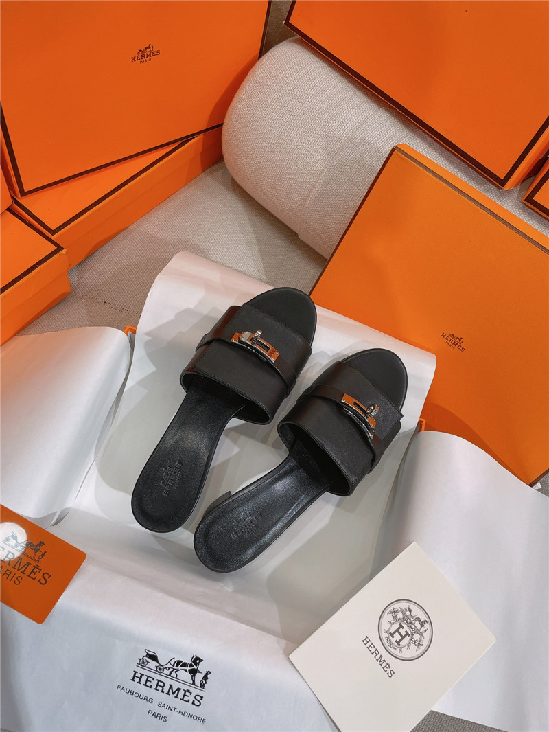Hermès new Giulia flat kelly buckle slippers