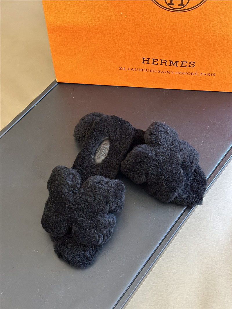 Hermès fur roll cake hair H slippers