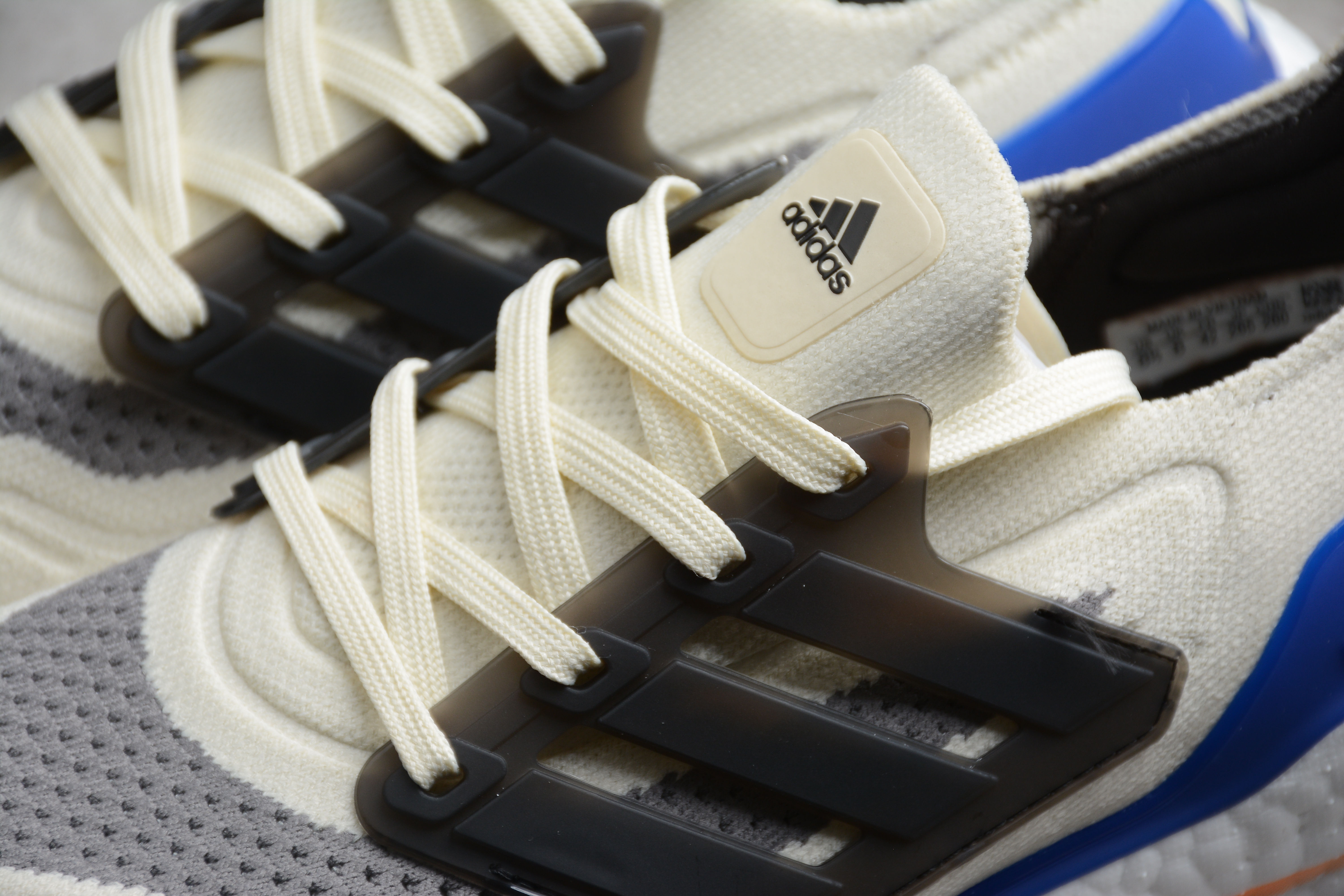 adidas Ultra Boost 21 Wonder White Carbon S23869