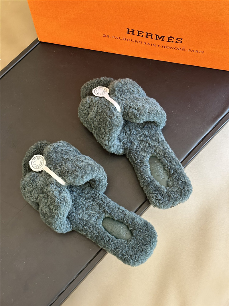 Hermès fur roll cake hair H slippers