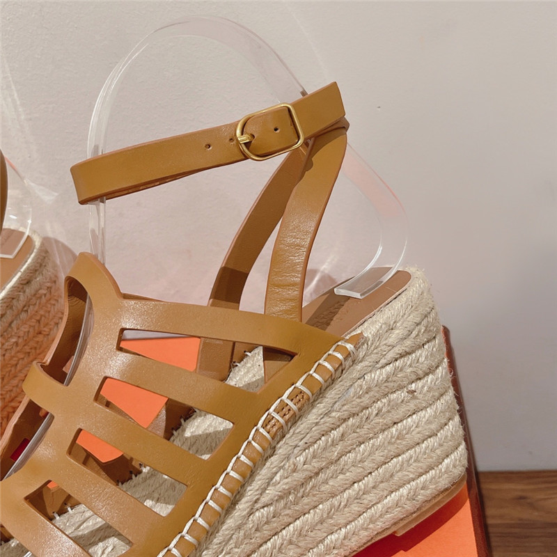 Hermès early spring new straw sandals
