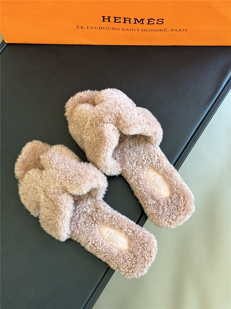 Hermès fur roll cake hair H slippers