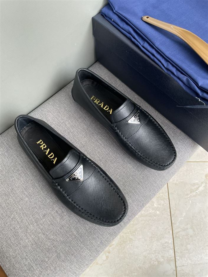 PRADA SAFFIANO LEATHER DRIVER   PRS036