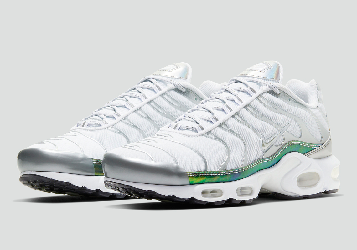 Air Max Plus  Metallic Green  CW2646-100