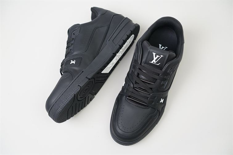 LOUIS VUITTON TRAINER SNEAKER   LVS084