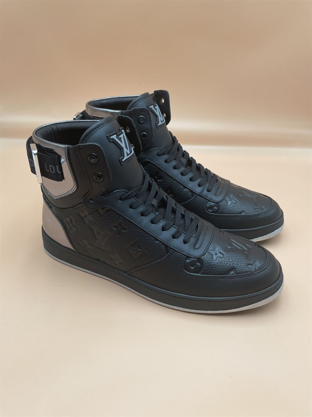 LOUIS VUITTON RIVOLI BOOTS   LVS103