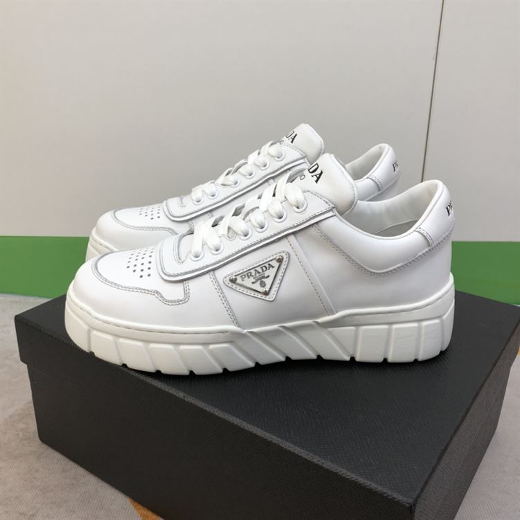 PRADA LEATHER SNEAKERS   PRS017