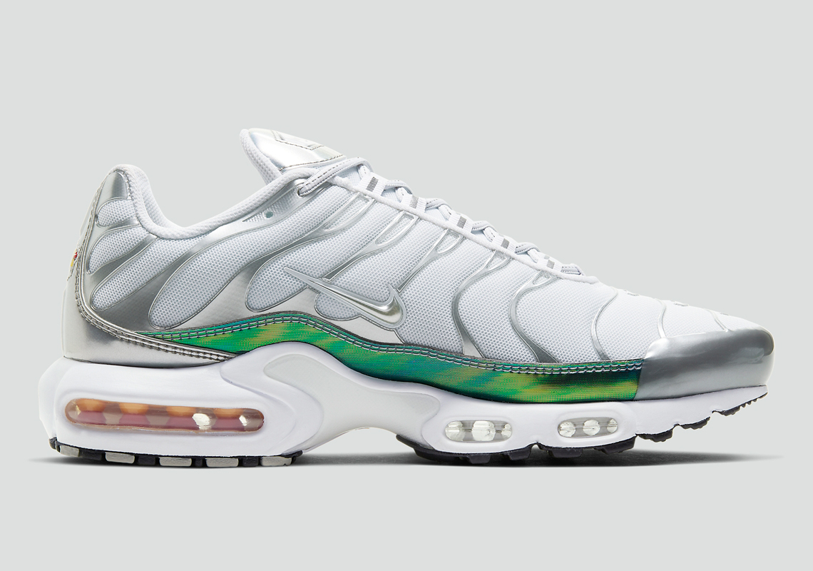 Air Max Plus  Metallic Green  CW2646-100