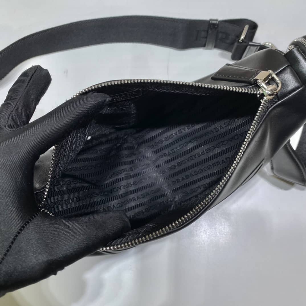 Best Replica Prada Leather Triangle Replica Shoulder Bag(ColaReps)
